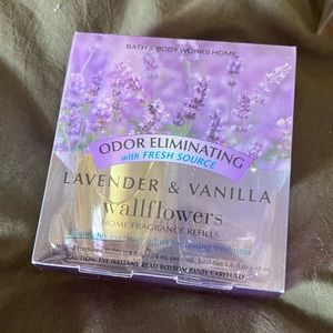 Bath & Body Works Lavender & Vanilla Wallflower